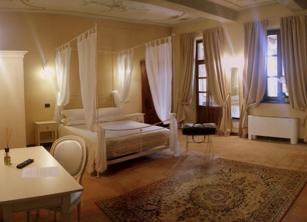 Dimora Cortese Castagnole delle Lanze Chambre photo